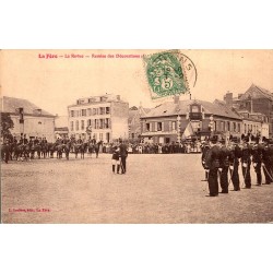 County 02800 - LA FERE - THE REVIEW - PRESENTATION OF DECORATIONS