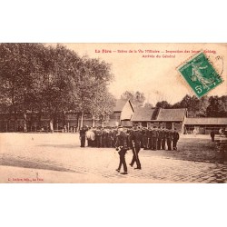 County 02800 - LA FERE - SCENE OF MILITARY LIFE - INSPECTION OF YOUNG SOLDIERS