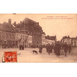 COUNTY 02800 - LA FERE - PLACE DE L'ESPLANADE - ARRIVAL OF GENERAL PICQUART