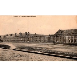 COUNTY 02800 - LA FERE- THE BARRACKS - ESPLANADE