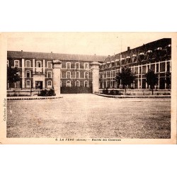 COUNTY 02800 - LA FERE- ENTRANCE TO THE BARRACKS