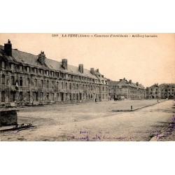 02800 - LA FERE - CASERNES D'ARTILLERIE