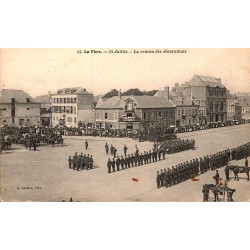 COUNTY 02800 - LA FERE - JULY 14 - PRESENTATION OF DECORATIONS