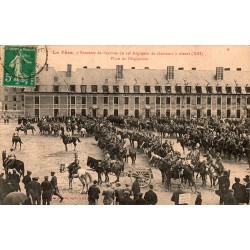 02800 - LA FERE - SOUVENIR DE L'ARRIVEE DU 19EME REGIMENT DE CHASSEURS A CHEVAL