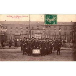 02800 - LA FERE - 29EME REGIMENT D'ARTILLERIE - ENTREE DU QUARTIER