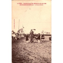 COUNTY 02800 - LA FERE - MEMORIAL OF THE MILITARY HOLIDAY OF JUNE 24, 1908 - THE GIANT WOMAN