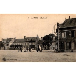 02800 - LA FERE - L'ESPLANADE