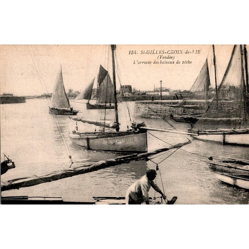 85800 - SAINT-GILLES-CROIX-DE-VIE - L'ARRIVEE DES BATEAUX DE PECHE