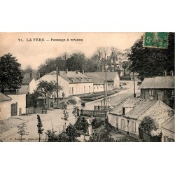 02800 - LA FERE - PASSAGE A NIVEAU