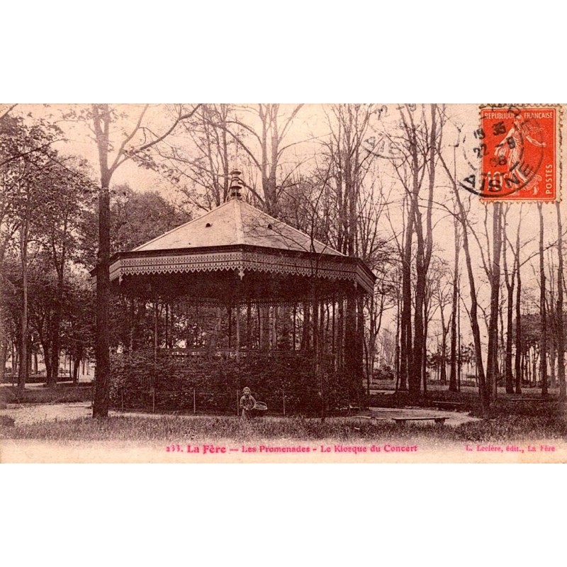 COUNTY 02800 - LA FERE - WALKS - THE CONCERT KIOSK