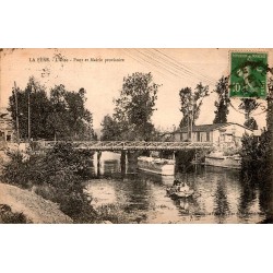 COUNTY 02800 - LA FERE - THE OISE - BRIDGE AND TEMPORARY TOWN HALL