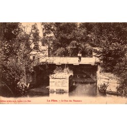 COUNTY 02800 - LA FERE - THE BRIDGE OF BARRELS