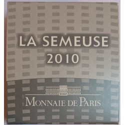 FRANCE - KM 1674 - 5 EURO 2010 - OR - LA SEMEUSE - 50 ANS DU NOUVEAU FRANC - FOURREAU ABIMÉ