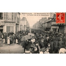 COUNTY 03100 - MONTLUCON - MAY 1ST DEMONSTRATION - THE RUE DE LA REPUBLIC PARADE