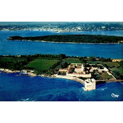 KOMITAT 06400 – INSEL ST-HONORAT – PANORAMA-LUFTAUFNAHME – ABTEI N.D. DE LERINS