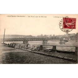 02400 - CHATEAU-THIERRY - UN PONT SUR LA MARNE