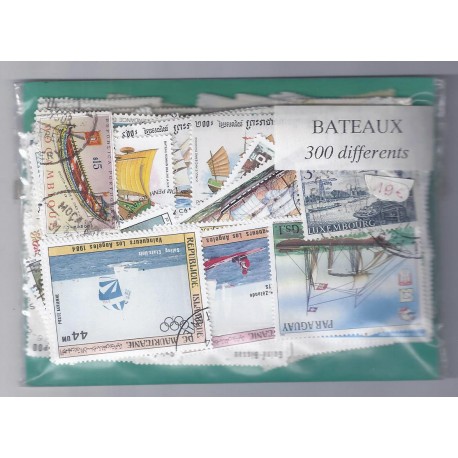 A BATCH OF 300 STAMPS ON THE THEME OF BOATS