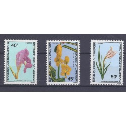 CAMEROON - 3 STAMPS - 40, 45 ET 50 FRANCS - FLOWERS