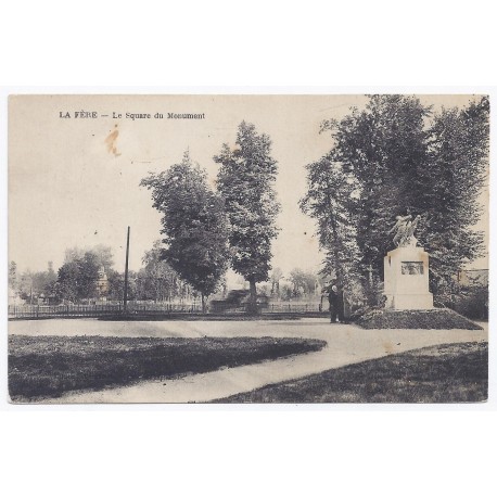 County 02800 - LA FERE - THE SQUARE OF THE MONUMENT