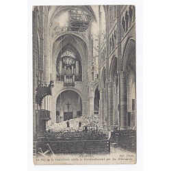 02200 - SOISSONS - LA NEF DE LA CATHÉDRALE AURÈS LE BOMBARDEMENT PAR LES ALLEMANDS