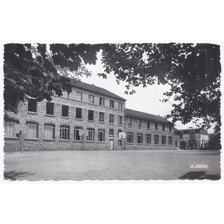 County 02400 - CHATEAU THIERRY - ST JOSEPH BOARDING SCHOOL - CLASSROOM - Playground