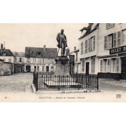 County 60000 - OISE - BEAUVAIS - STATUE OF DR. GERARD