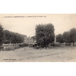 60190 - OISE - GOURNAY-SUR-ARONDE - LA PLACE DU JEU DE PAUME - 1915