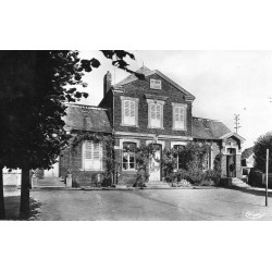 60730 - OISE - LA CHAPELLE-SAINT-PIERRE - LA MAIRIE - L'ECOLE