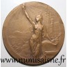 MÉDAILLE - OFFERT PAR LE PETIT PARISIEN