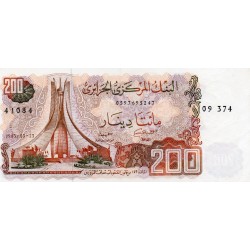 ALGERIE - PICK 135 a - 200 DINARS - 23.03.1983