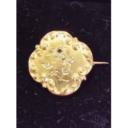 BROCHE EN OR JAUNE - 18 CARATS - MOTIF FLORAL AVEC BRILLANT TAILLE ROSE