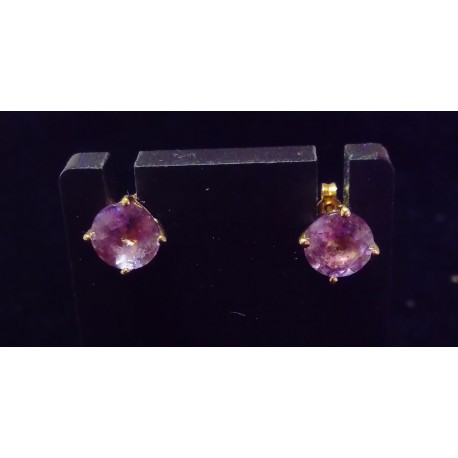 BOUCLES D'OREILLES OR JAUNE 18 CARATS ORNEES D'AMETHYSTE DE 7 MM DE DIAMETRE