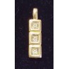 PENDENTIF EN OR JAUNE - 18 CARATS - DE FORME RECTANGULAIRE ET ORNÉ DE 3 BRILLANTS (AU TOTAL 0.10 CARAT)