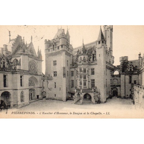 60450 - PIERREFONDS - LE CHÂTEAU - L'ESCALIER D'HONNEUR - LE DONJON - LA CHAPELLE