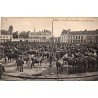 62000 - ARRAS - LA PLACE VICTOR HUGO - UN JOUR DE MARCHÉ