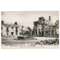 51170 - FISMES - PLACE DU MARCHÉ APRES LA RETRAITE ALLEMANDE (AOÛT 1918)