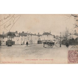 51300 - VITRY-LE-FRANCOIS - PLACE DE L'HÔTEL DE VILLE