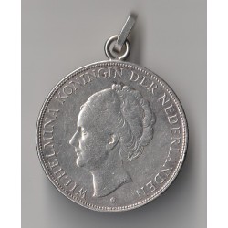 SILVER PENDANT - 2 ½ GULDEN...