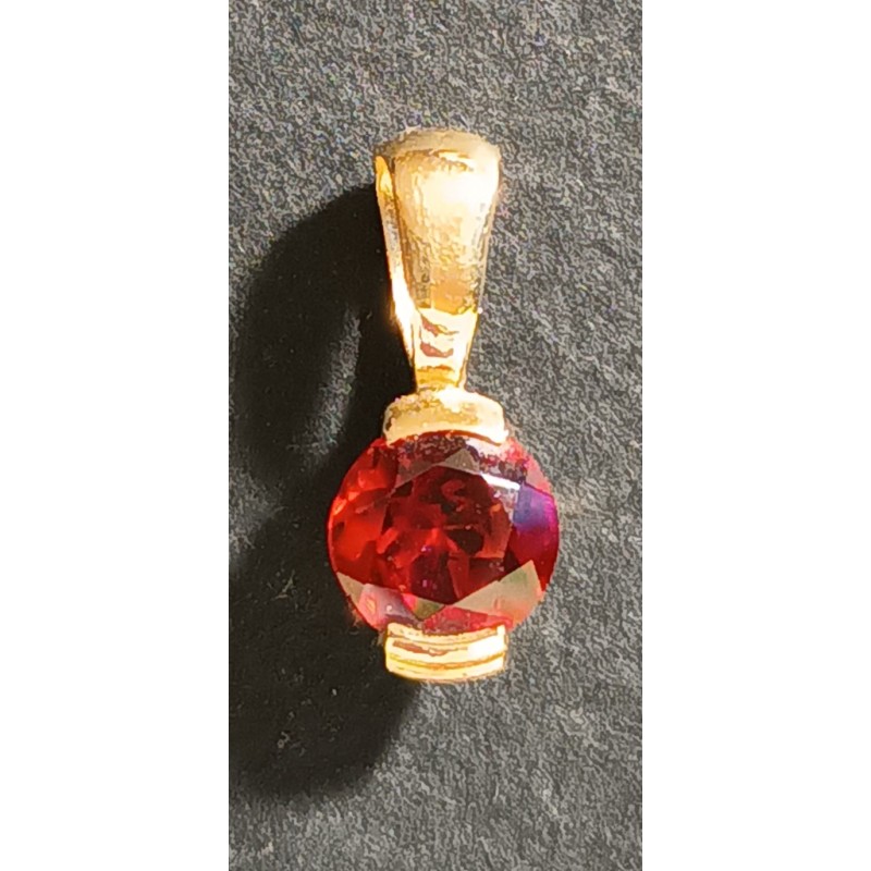 18 CARAT GOLD PENDANT ADORNED WITH A 5 mm GARNET - 0.69 GR. - Ref 095052