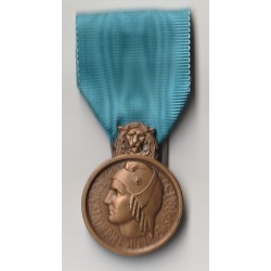 MEDAILLE D'HONNEUR –...