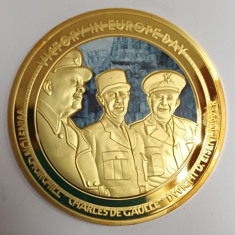 FRANCE - MÉDAILLE - VICTOIRE SEONDE GUERRE MONDIALE - CHURCHILL - DE GAULLE - EISENHOWER