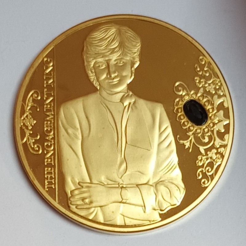 MEDAILLE - DIANA - 1961-1997 - DER VERLOBUNGSRING (SWAROWSKI-KRISTALL)