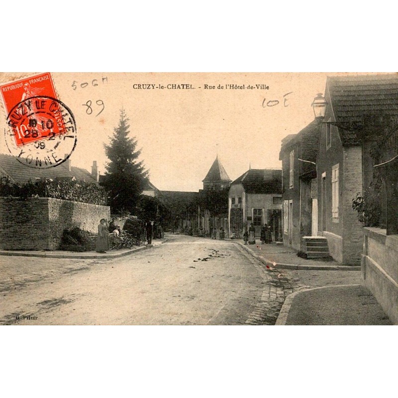 County 89740 - CRUZY-LE-CHATEL - RUE DE L'HOTEL DE VILLE - 1909