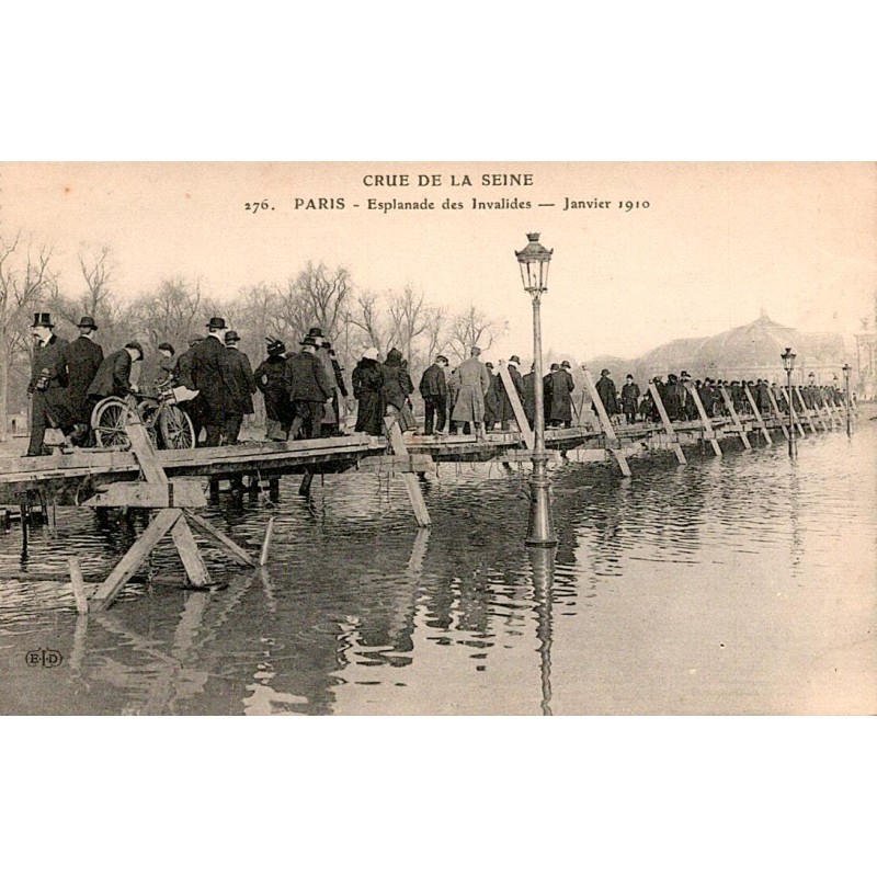 75 - PARIS - Inondations de 1910 - Esplanade des Invalides