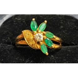 YELLOW GOLD RING - 18 CARATS - ADORNED WITH 5 EMERALDS OF 0.5 MM - SIZ