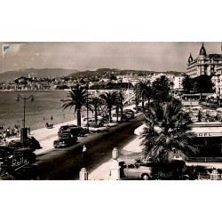 06150 - THE FRENCH RIVIERA - CANNES - THE BOULEVARD DE LA CROISETTE IN THE BACKGROUND LE SUQUET