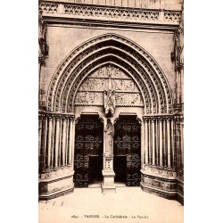 56000 - VANNES - THE CATHEDRAL - THE PORCH