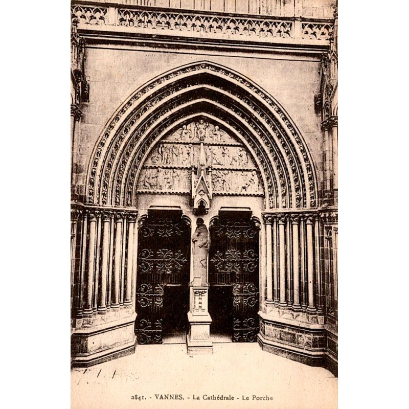 56000 - VANNES - LA CATHEDRALE - LE PORCHE