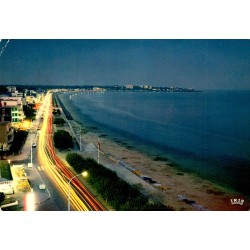 17200 - COTE DE BEAUTE - ROYAN - THE BOULEVARD GARNIER SEEN AT NIGHT