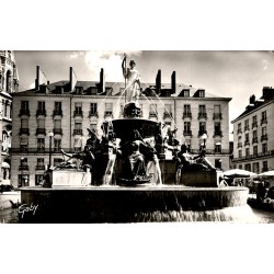 44000 - NANTES - PLACE ROYALE - LA FONTAINE